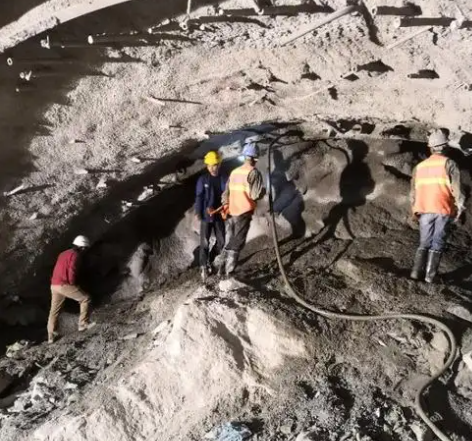 扬中隧道拱顶带模注浆料，微膨胀注浆料的特点及施工工艺